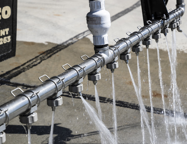 1750 Gallon Hydraulic Anti-Ice System with One-Lane Spray Bar and Manual Application Rate Control